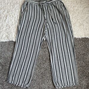 Old Navy Black and White Striped Women’s Joggers